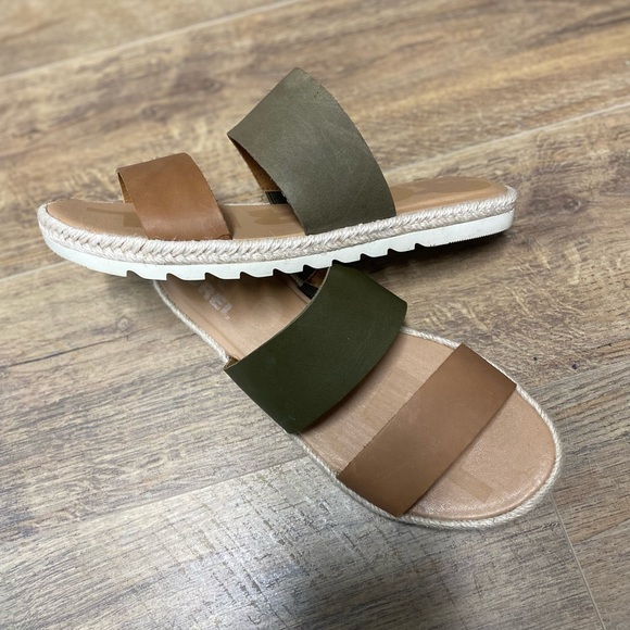 Sorel sandal - Picture 1 of 3